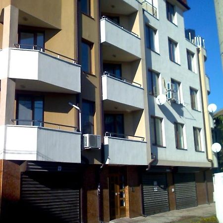 Asparuhov Guest Rooms And Apartments Varna Bagian luar foto