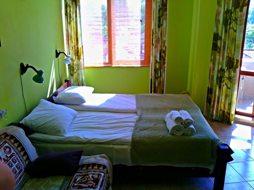 Asparuhov Guest Rooms And Apartments Varna Ruang foto