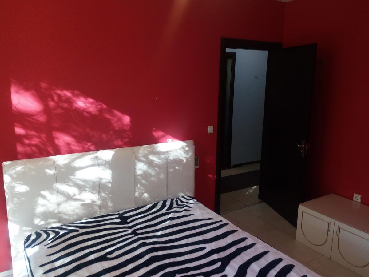 Asparuhov Guest Rooms And Apartments Varna Bagian luar foto