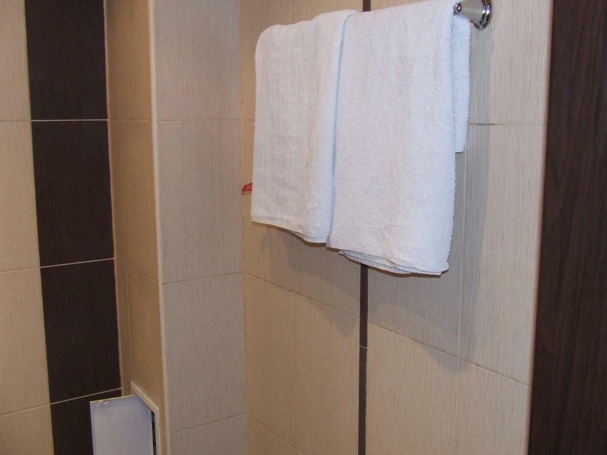 Asparuhov Guest Rooms And Apartments Varna Bagian luar foto