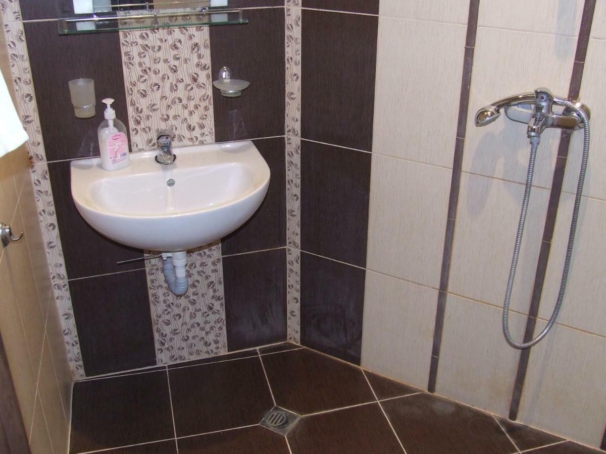 Asparuhov Guest Rooms And Apartments Varna Ruang foto